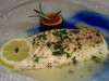 Cod la cuptor cu usturoi si sos pesto