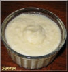 Crema sau pasta libaneza de usturoi (Toum)