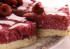 Tort crud raw vegan cu zmeura si caju