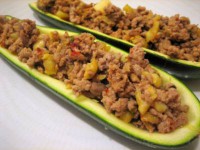 Dovlecei umpluti cu carne de vita, orez si ceapa