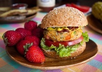 burger vegetal cu capsuni