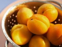 Salata de caise cu struguri si smochine