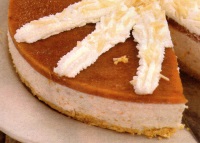 Tort racoritor cu branza, iaurt si caise