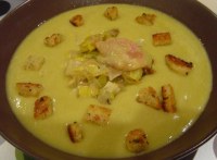 Supa crema de cartofi cu crutoane de franzela