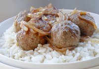 Chiftele de vita pe orez