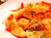 Gulas de carne de vita si cartofi