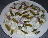 Salata de legume cu heringi si maioneza