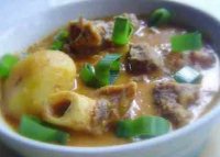 Stufat de miel cu ceapa verde