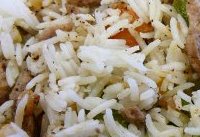 Pilaf dobrogean cu maruntaie de miel