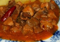 Papricas cu carne de porc si galuste