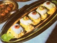 Rulouri de salau pe salata de telina cu mere