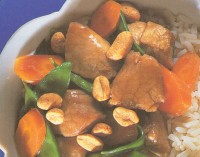 Carne de porc cu alune si legume