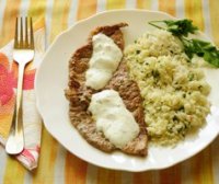 Carne de porc cu sos de smantana si boia