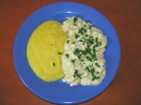 Ciulama de pui cu mamaliguta