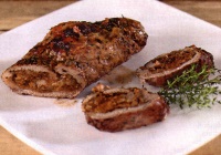 Rulou de porc cu prune si cascaval la cuptor