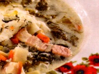 Ciorba de salata cu afumatura si smantana
