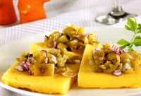 Salata de gogonele cu ceapa si mamaliga