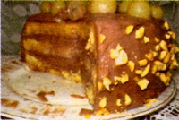 Tort cu struguri, alune si ciocolata